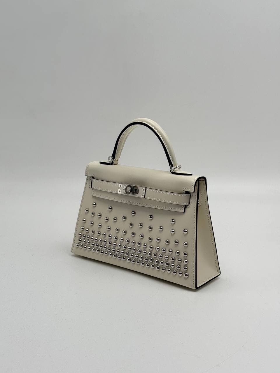 Hermès Kelly Mini II Clouté Cream Box calf with palladium studs, side view — 3