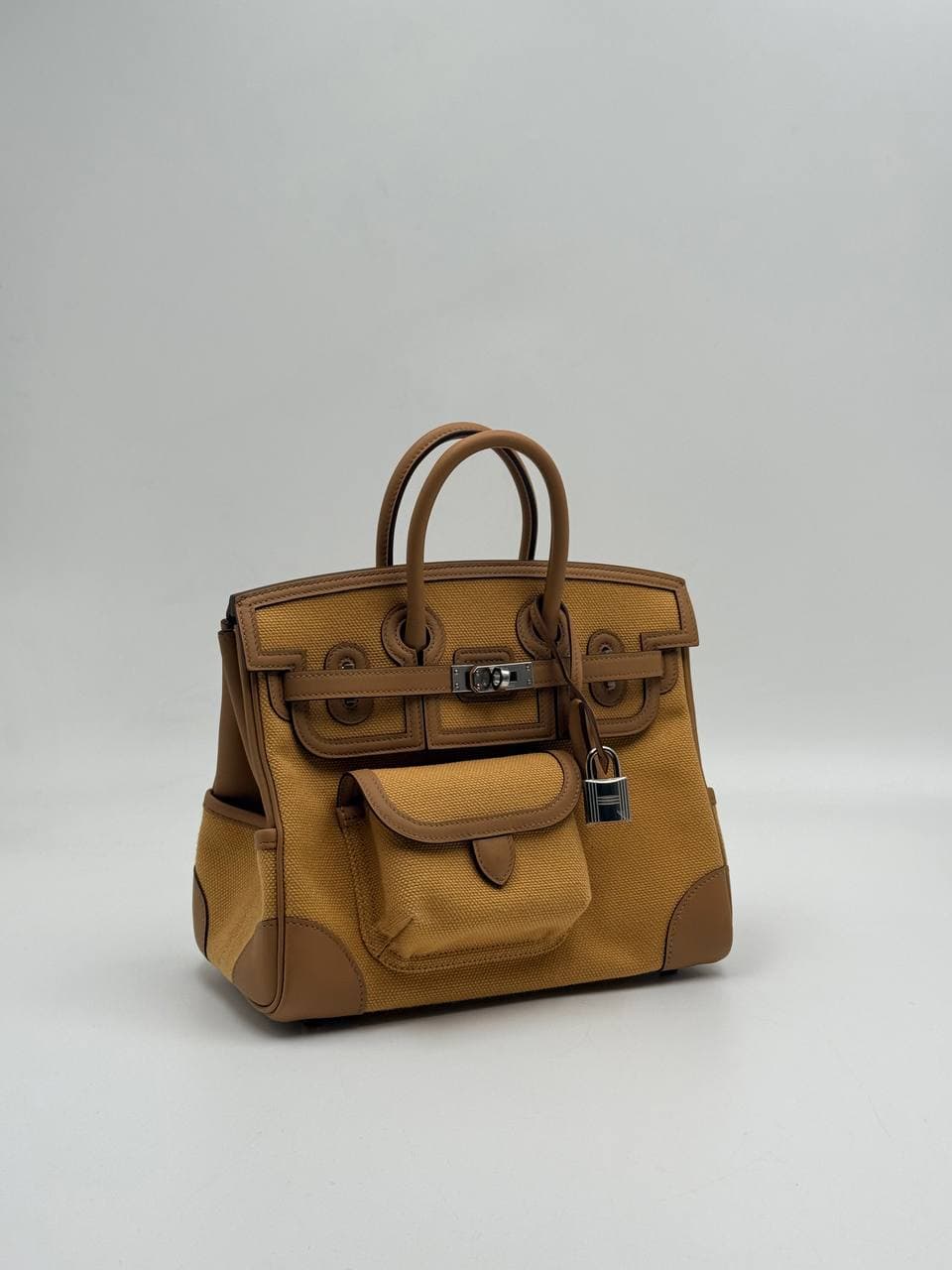 Hermès Birkin 25 Cargo Paille Biscuit front with flap pocket — 3