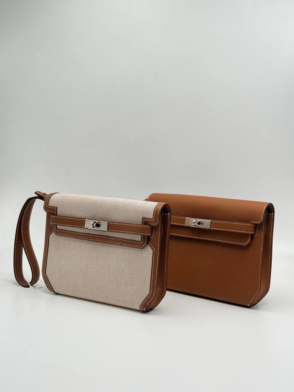 Hermès Kelly Dépêches 25 Pouch Gold Togo front with wrist strap — 3