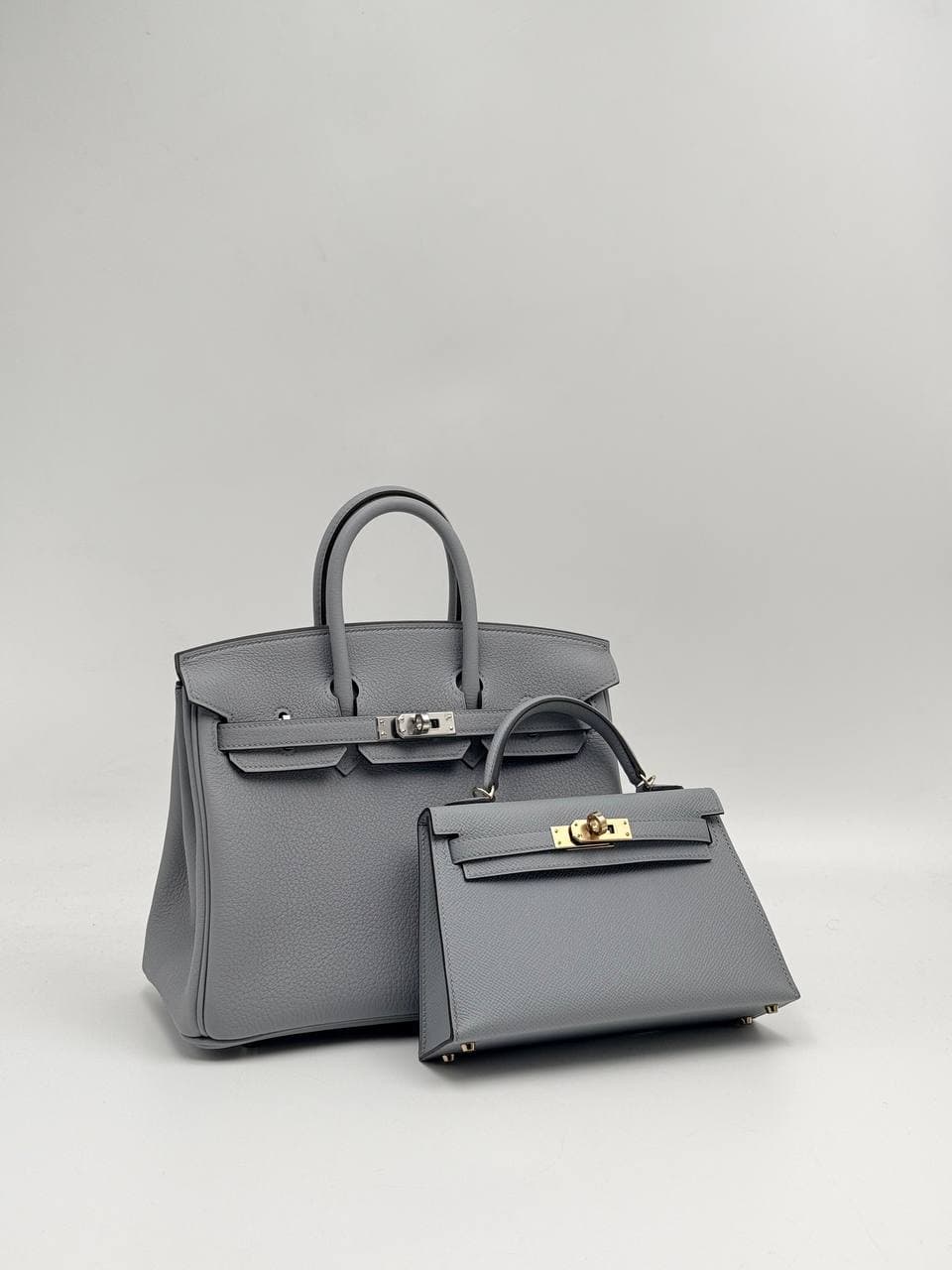Hermès Kelly Mini II Gris Pantin Epsom front with permabrass hardware and strap — 3